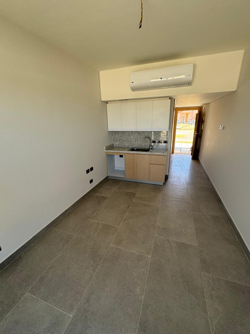 كابينه للبيع في بلايا غزالة