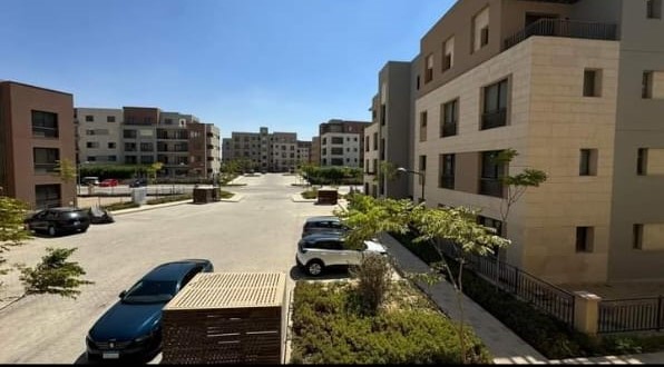 شقة للبيع في المنطقة الخامسة