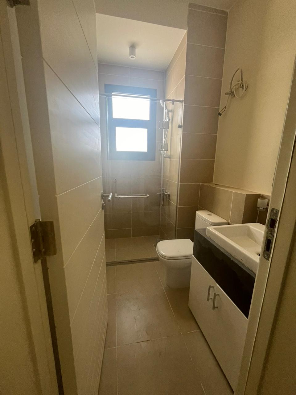 فيلا للبيع في مكادي هايتس