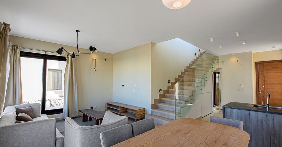 فيلا للبيع في مكادي هايتس