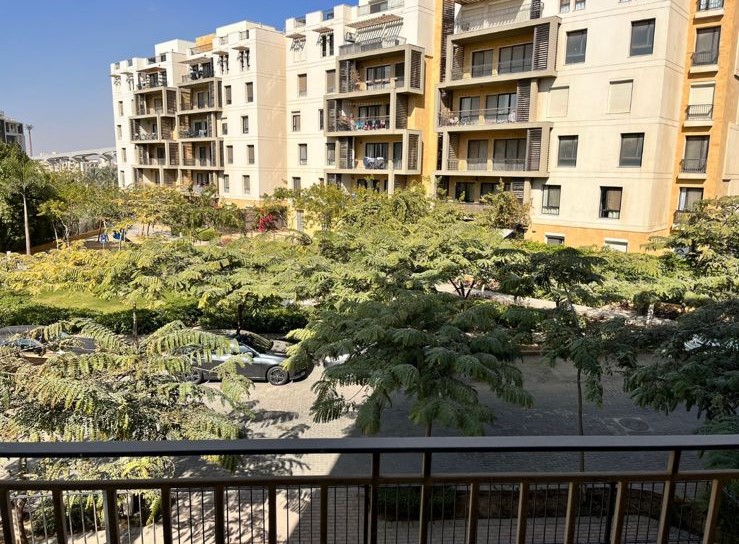 Apartment for sale in Eastown New Cairo 64555