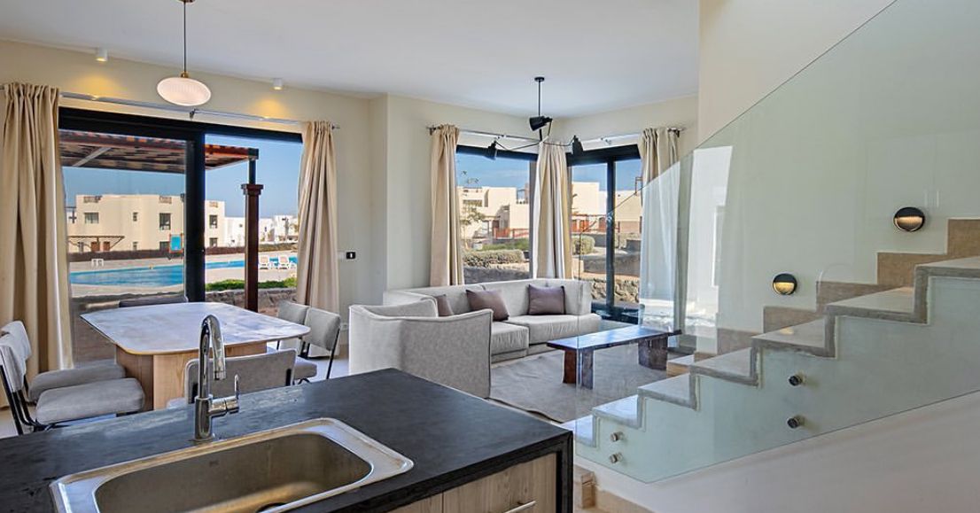 فيلا للبيع في مكادي هايتس