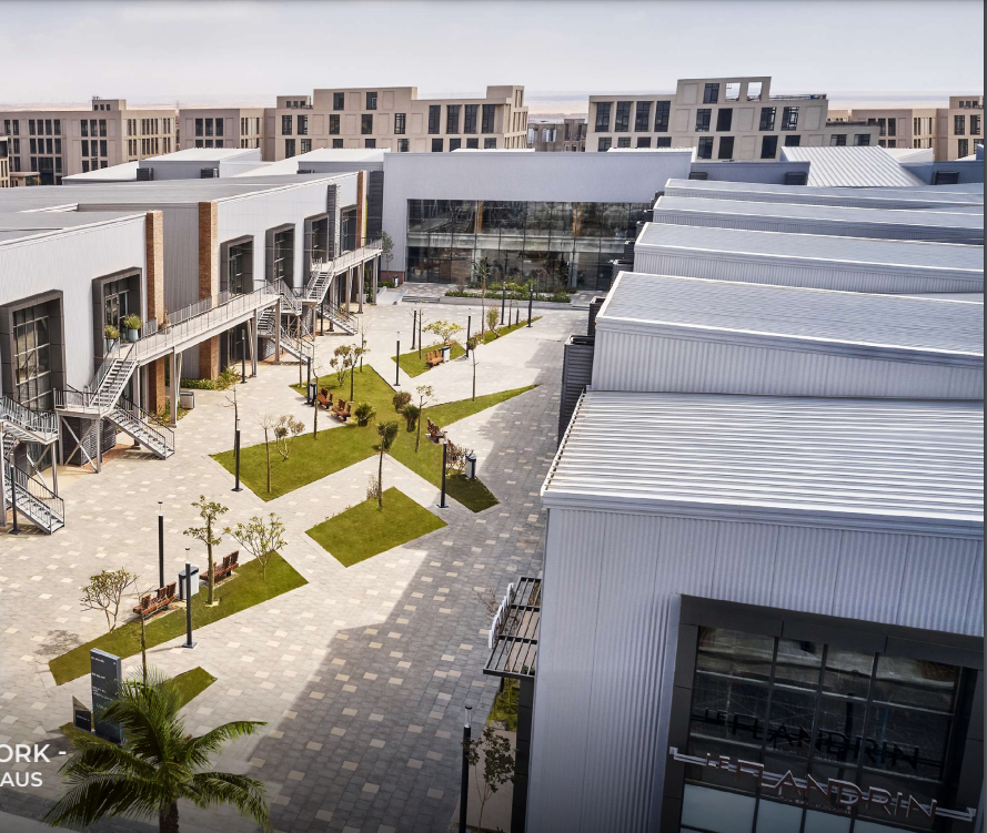 مكتب للبيع في ديستريكت 5 في جنوب القاهره الجديده من مراكز للتطوير العقاري