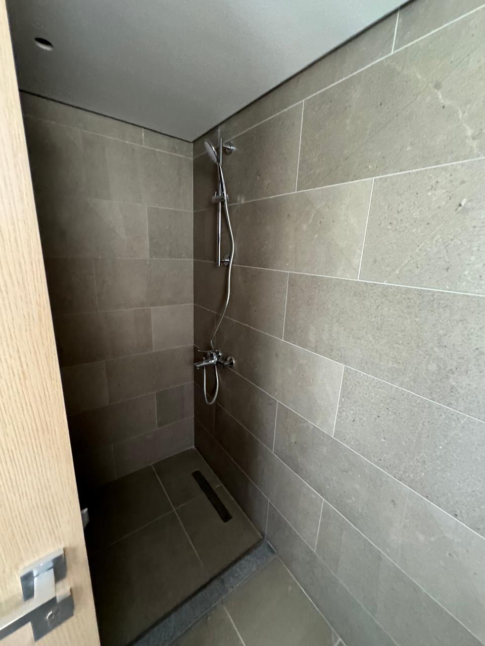 كابينه للبيع في بلايا غزالة